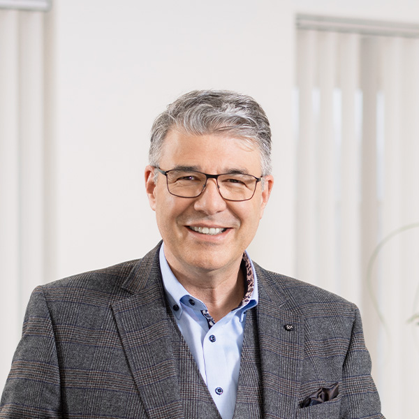 Herr Michael Steiner