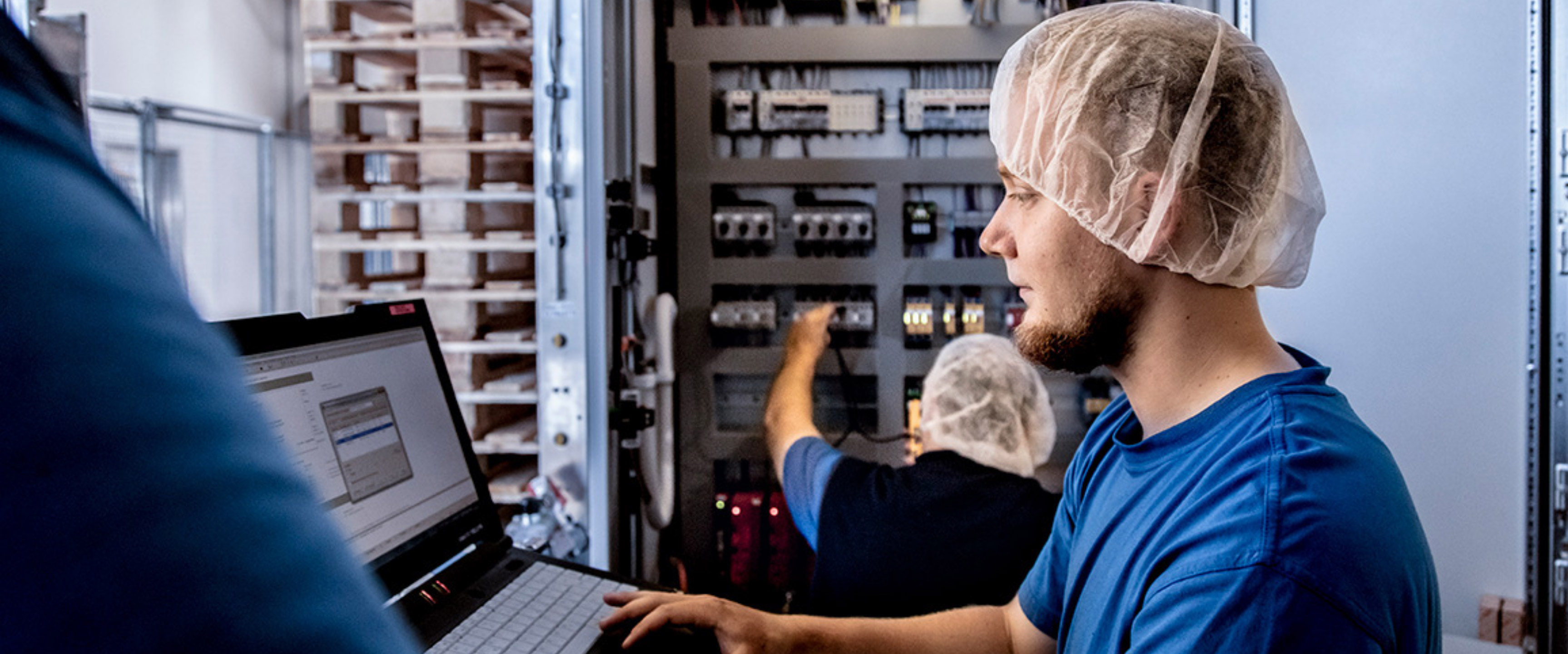 Elektroinstallateur:in