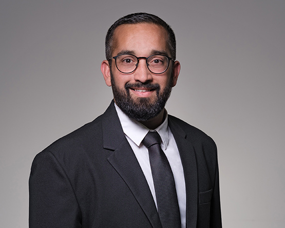 Appelle notre Formateur professionnel Karim Grandjean.