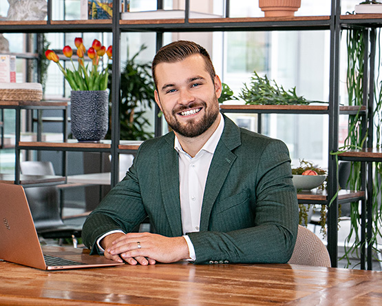 Appelle notre Conseiller RH/Recruiting Partner Kilian Besuchet.