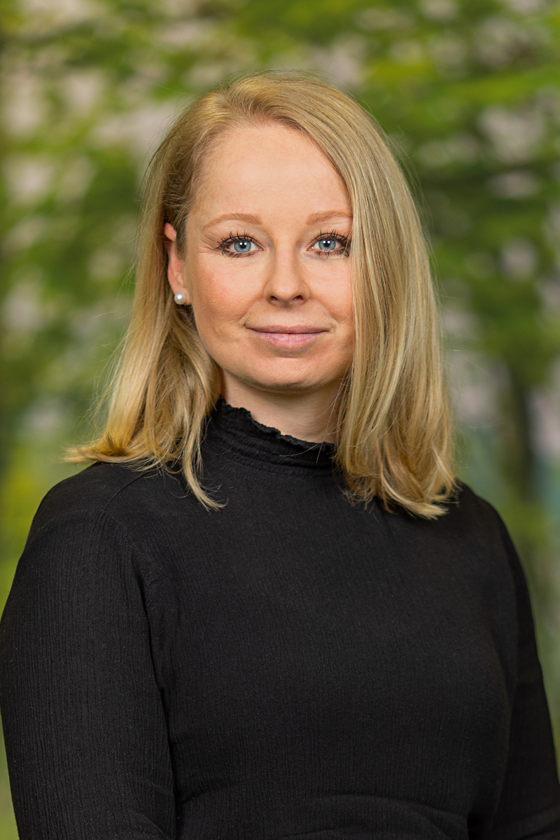 Frau Carolina Wiesendanger 