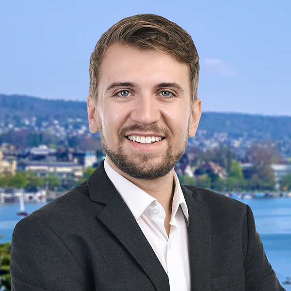 Herr Patrick  Biallass