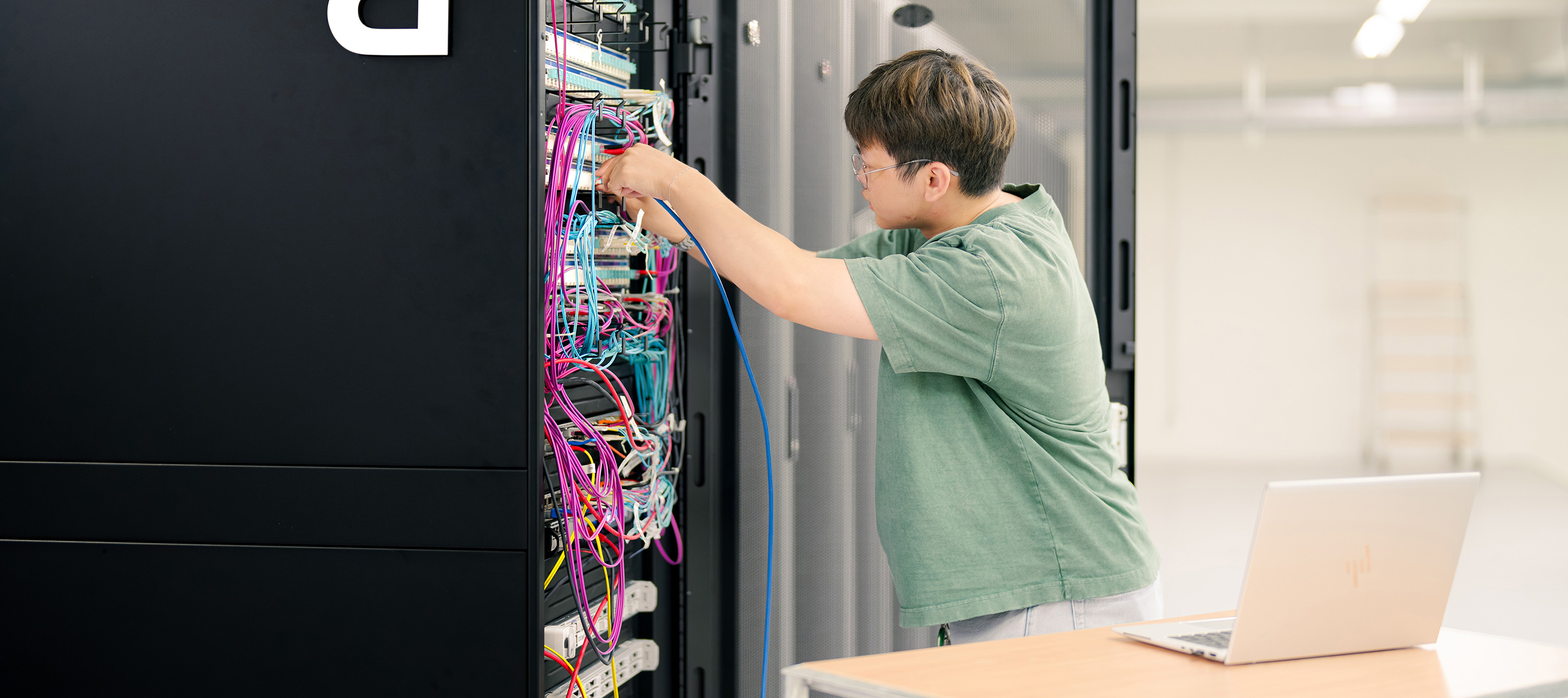 ICT Supporter*in - Service Desk - Hero Image